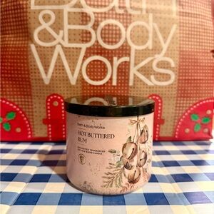 BATH & BODY WORKS Hot Buttered Rum 3 Wick Candle NEW IN BOX White Barn Holiday